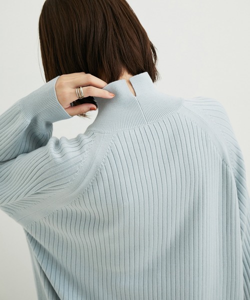 le cercle ADAM ET ROPE'（ルセルクルアダムエロペ）の「ラグランリブタートル（ニット/セーター・レディース・パープル/レンガ/チャコールグレー/ベージュ系その他/マスタード/サックスブルー・M/L）」の18枚目の写真