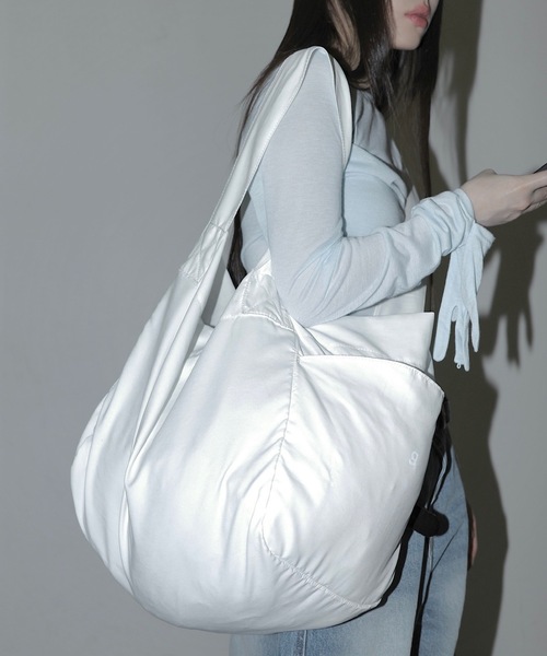 igi（イジ）の「WEARING BIG SHOULDER TOTE / ウェアリングビッグ 