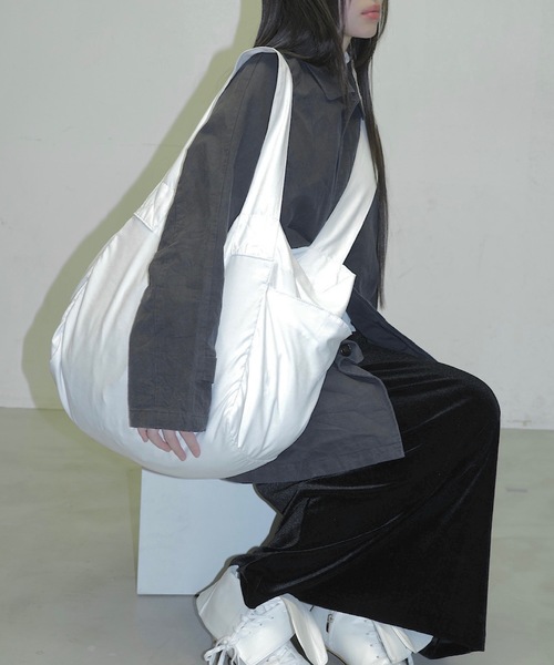 igi（イジ）の「WEARING BIG SHOULDER TOTE / ウェアリングビッグ 