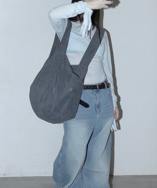igi（イジ）の「WEARING BIG SHOULDER TOTE / ウェアリングビッグ 