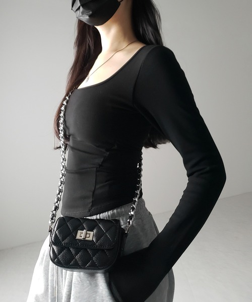 me+em select（ミームセレクト）の「SNSで話題！【 裏起毛 ／ カップ付き 】スクエアネックスリムカットソートップス（Tシャツ/カットソー・レディース・グレー/ブラック/ホワイト・FREE）」の6枚目の写真