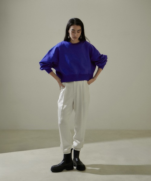 SALON adam et rope'（サロン アダム エ ロペ）の「フォルムクロップドスウェットプルオーバー（スウェット・レディース・ブルー/ホワイト/ブラック・FREE）」の12枚目の写真