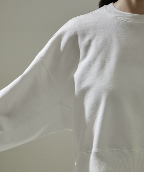 SALON adam et rope'（サロン アダム エ ロペ）の「フォルムクロップドスウェットプルオーバー（スウェット・レディース・ブルー/ホワイト/ブラック・FREE）」の19枚目の写真