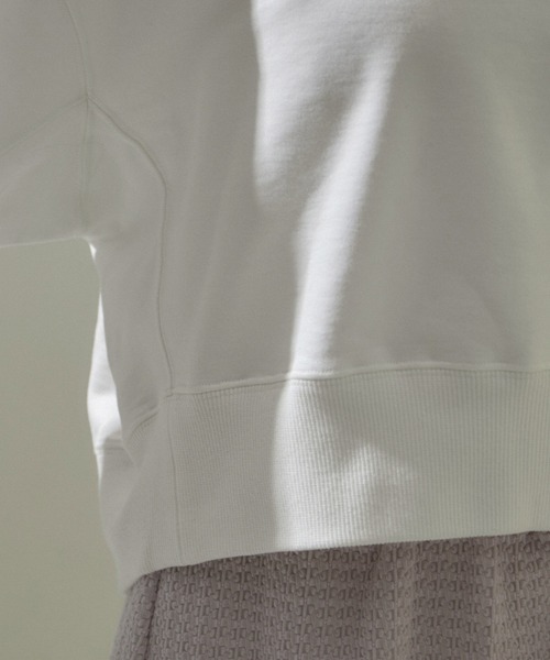 SALON adam et rope'（サロン アダム エ ロペ）の「フォルムクロップドスウェットプルオーバー（スウェット・レディース・ブルー/ホワイト/ブラック・FREE）」の21枚目の写真