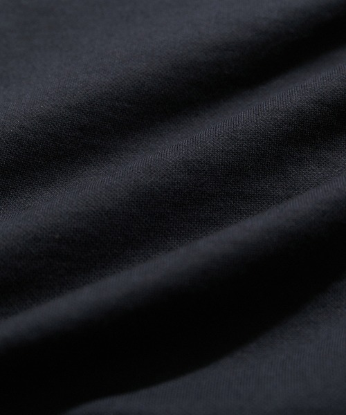 SALON adam et rope'（サロン アダム エ ロペ）の「フォルムクロップドスウェットプルオーバー（スウェット・レディース・ブルー/ホワイト/ブラック・FREE）」の22枚目の写真