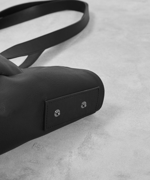 PATRICK STEPHAN(パトリックステファン)の「PATRICK STEPHAN パトリックステファン / Leather tote bag "grande poche" 2 カウハイドレザービッグトートバッグ / 174ABG01(トートバッグ・メンズ・ブラック・FREE)」の8枚目の写真