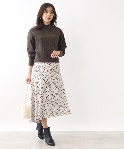 index（インデックス）の「◆≪5color≫ ワイドリブハイネックニット/ボリューム袖【洗濯機洗い可】（ニット/セーター・レディース・ブラウン系/ブルー/ライトグレー/ピンク系/パープル・40/42/38/36）」の10枚目の写真