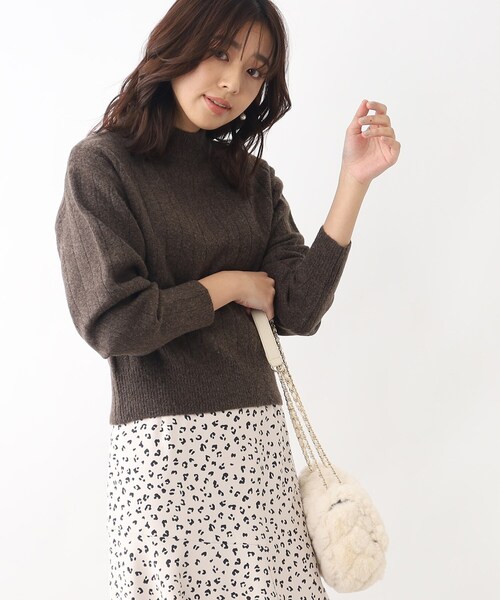 index（インデックス）の「◆≪5color≫ ワイドリブハイネックニット/ボリューム袖【洗濯機洗い可】（ニット/セーター・レディース・ブラウン系/ブルー/ライトグレー/ピンク系/パープル・40/42/38/36）」の11枚目の写真