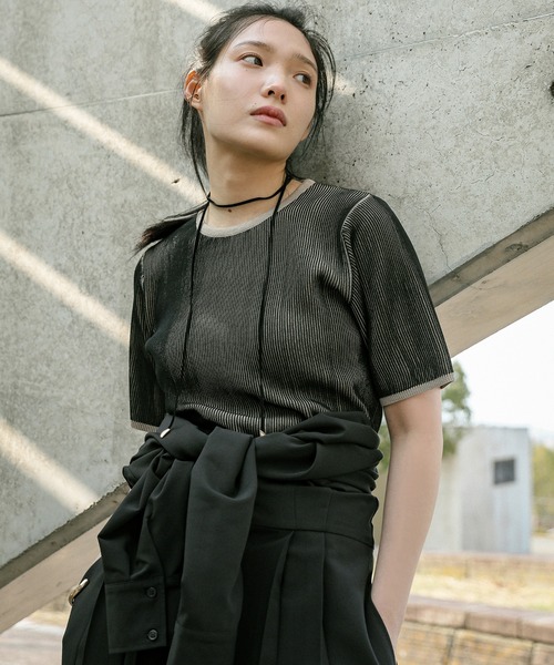 select MOCA（セレクトモカ）の「ノーカラーウエストタック