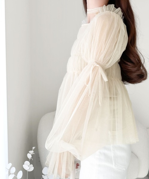 mily bilet(ミウィビレット)の「【mily bilet】自由自在な着こなしが楽しめる。リボン使い2WAYボリュームスリーブチュールオフショルブラウス(シャツ/ブラウス・レディース・アイボリー/ブラック/グレー・X-LARGE/SMALL/MEDIUM/LARGE)」の10枚目の写真