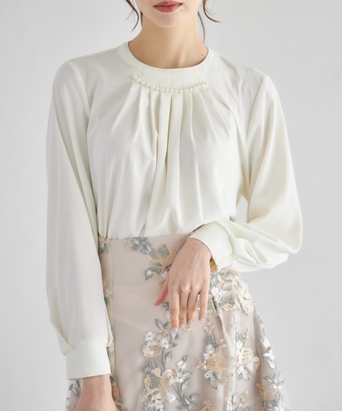 tocco closet（トッコ　クローゼット）の「パール付きタック入りベネシャンブラウス（シャツ/ブラウス・レディース・アイボリー/ピンク/ライトグレー/ネイビー・M）」の3枚目の写真