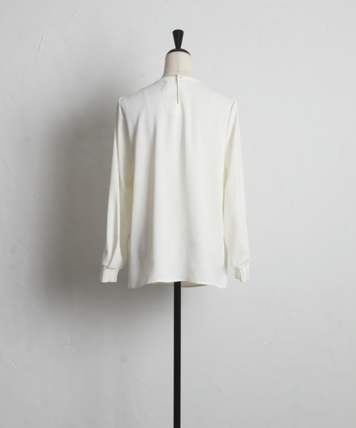 tocco closet（トッコ　クローゼット）の「パール付きタック入りベネシャンブラウス（シャツ/ブラウス・レディース・アイボリー/ピンク/ライトグレー/ネイビー・M）」の17枚目の写真