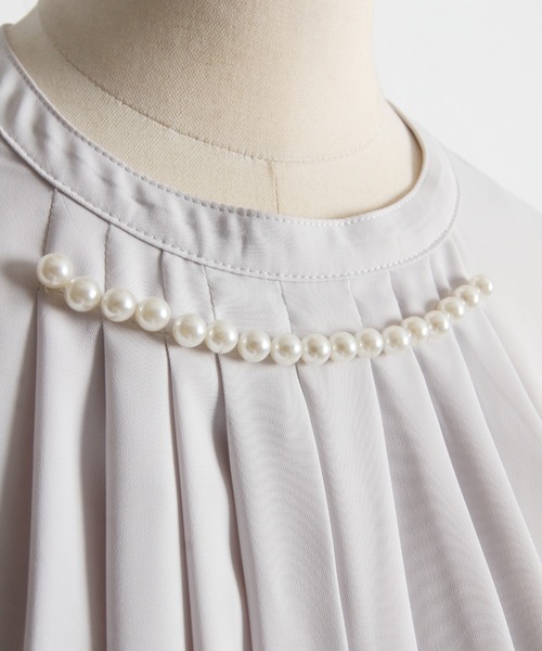 tocco closet（トッコ　クローゼット）の「パール付きタック入りベネシャンブラウス（シャツ/ブラウス・レディース・アイボリー/ピンク/ライトグレー/ネイビー・M）」の14枚目の写真