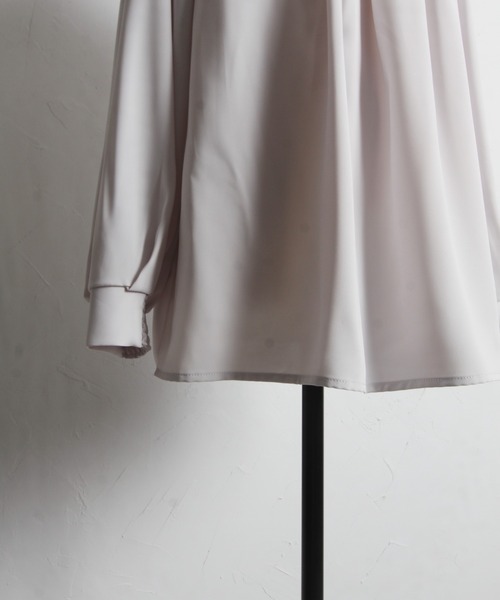 tocco closet（トッコ　クローゼット）の「パール付きタック入りベネシャンブラウス（シャツ/ブラウス・レディース・アイボリー/ピンク/ライトグレー/ネイビー・M）」の12枚目の写真