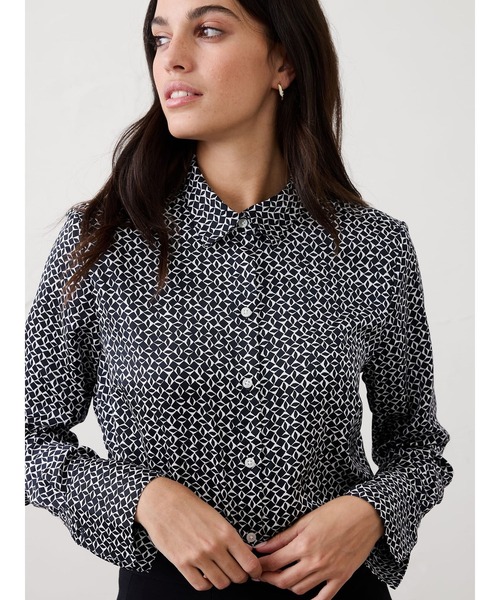 BANANA REPUBLIC FACTORY STORE（バナナリパブリック ファクトリーストア）の「BANANA REPUBLIC FACTORY STORE　　シルキークラシックシャツ（シャツ/ブラウス・レディース・グリーン/ネイビー/ブラック/ホワイト/ブラック系その他/ブラック系その他2/グリーン系その他/ライトブルー/ブルー系その他・S/M/L/XS）」の9枚目の写真