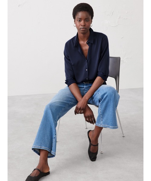 BANANA REPUBLIC FACTORY STORE（バナナリパブリック ファクトリーストア）の「BANANA REPUBLIC FACTORY STORE　　シルキークラシックシャツ（シャツ/ブラウス・レディース・グリーン/ネイビー/ブラック/ホワイト/ブラック系その他/ブラック系その他2/グリーン系その他/ライトブルー/ブルー系その他・S/M/L/XS）」の13枚目の写真