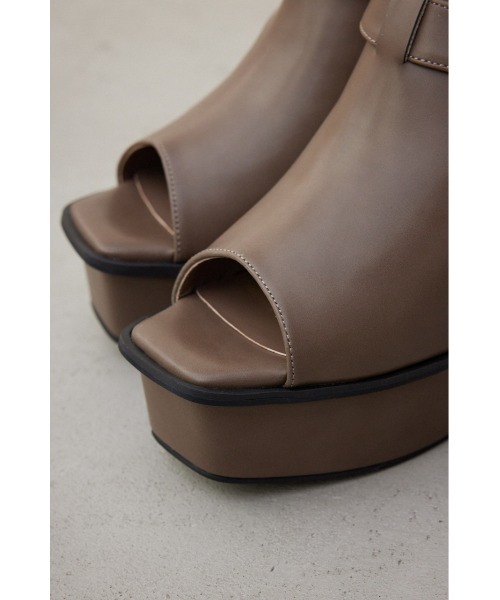 AZUL by moussy(アズールバイマウジー)の「ベルトデザインブーティーサンダル(サンダル・レディース・ブラック/ブラウン・SMALL/MEDIUM/LARGE/LL)」の17枚目の写真