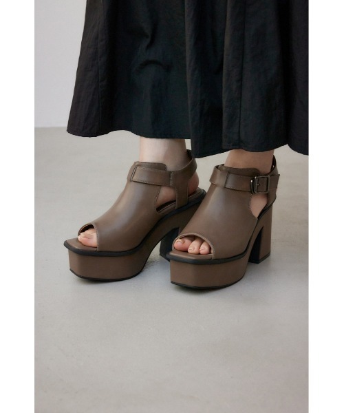 AZUL by moussy(アズールバイマウジー)の「ベルトデザインブーティーサンダル(サンダル・レディース・ブラック/ブラウン・SMALL/MEDIUM/LARGE/LL)」の12枚目の写真