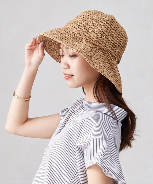 Chez toi(シェトワ)の「シンプル細編みペーパーHAT(ハット・レディース・ライトベージュ/ベージュ・FREE)」の3枚目の写真