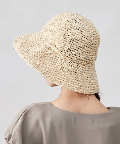 Chez toi(シェトワ)の「シンプル細編みペーパーHAT(ハット・レディース・ライトベージュ/ベージュ・FREE)」の6枚目の写真