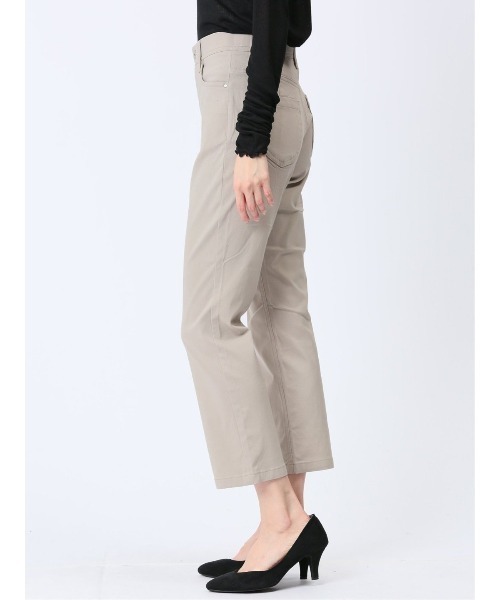 m.f.editorial（エムエフエディトリアル）の「美シャイン ストレッチ ストレートパンツ（チノパンツ・レディース・ブラック/ベージュ・S/MEDIUM/LARGE）」の8枚目の写真