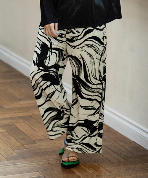 OSMOSIS（オズモーシス）の「プリントパンツ（その他パンツ・レディース・カーキ/ブルーグレー/ホワイト・ONE SIZE）」の3枚目の写真