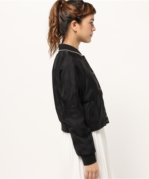 earth music&ecology（アースミュージックアンドエコロジー）の「ピコレースショートブルゾン（ブルゾン・レディース・ブラック/アイボリー/ピンクベージュ・MEDIUM/SMALL）」の5枚目の写真