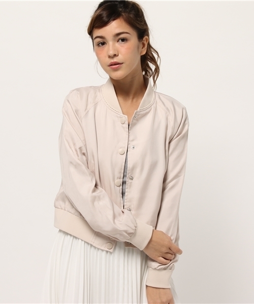 earth music&ecology（アースミュージックアンドエコロジー）の「ピコレースショートブルゾン（ブルゾン・レディース・ブラック/アイボリー/ピンクベージュ・MEDIUM/SMALL）」の9枚目の写真