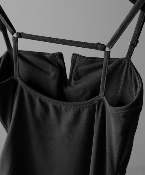 me+em select（ミームセレクト）の「※※【 パッド付き 】バックストラップサイドシャーリングスリットロングキャミワンピース ／  back strap side shirring slit long cami onepiece（ワンピース・レディース・グレー/ブラック・MEDIUM/SMALL）」の3枚目の写真