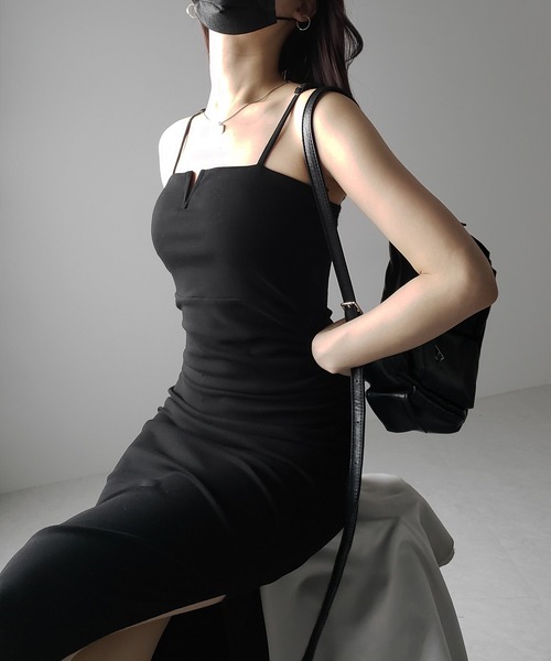 me+em select（ミームセレクト）の「※※【 パッド付き 】バックストラップサイドシャーリングスリットロングキャミワンピース ／  back strap side shirring slit long cami onepiece（ワンピース・レディース・グレー/ブラック・MEDIUM/SMALL）」の19枚目の写真