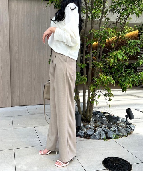 MODE ROBE（モードローブ）の「タックワイドパンツ（スラックス・レディース・ベージュ/アイボリー/ブラック・S/M/L）」の4枚目の写真