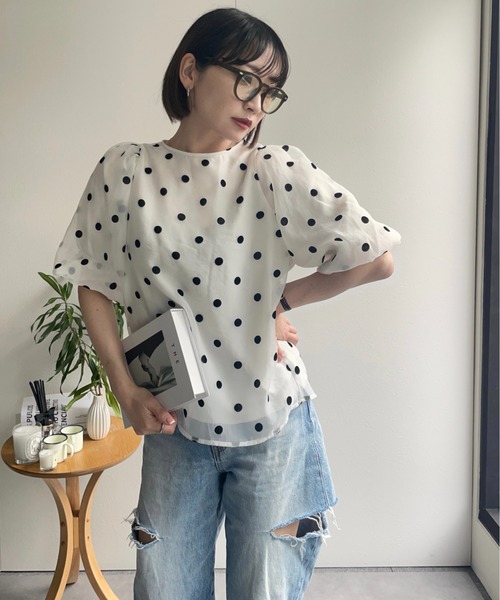 ap retro(アプレトロ)の「ドットバルーンスリーブブラウス / シアーブラウス / 半袖(シャツ/ブラウス・レディース・オフホワイト/ブラック/ブラック系その他/ホワイト系その他・FREE)」の12枚目の写真