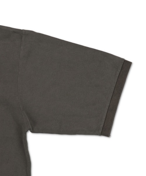 SPINNS（スピンズ）の「【ユニセックスで着用可能】ピグメント加工ポロシャツ CROWN（ポロシャツ・メンズ・ブラック/グレー/ブラウン・ONESIZE）」の6枚目の写真