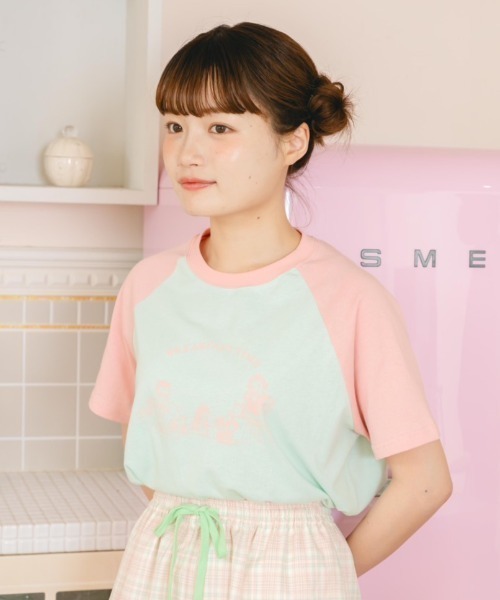 eLur(エラー)の「ファミリーラグランT(Tシャツ/カットソー・レディース・レッド/ピンク/ブラウン・FREE/LARGE)」の2枚目の写真