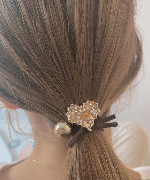 TONE SELECT GOODS(トーンセレクトグッズ)の「pur chouchou/グリッター メタル ハートヘアゴム P4238(ヘアゴム・レディース・ブラック/ベージュ・FREE)」の2枚目の写真