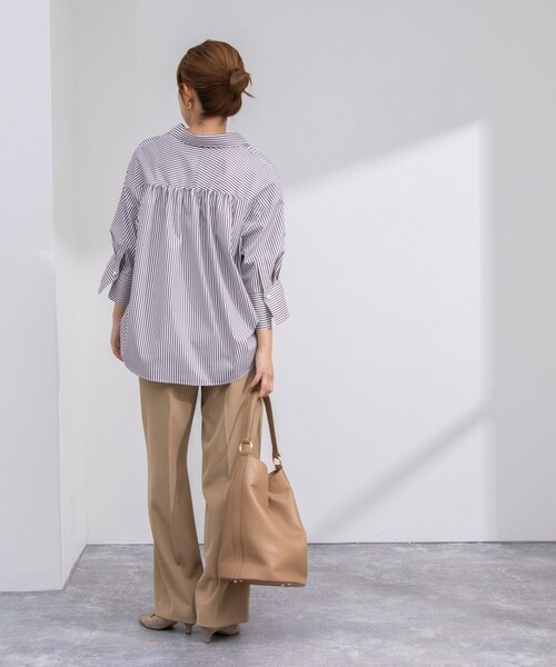 NOLLEY’S Sophi（ノーリーズソフィ）の「パール釦スキッパーシャツ（シャツ/ブラウス・レディース・ホワイト/ブラウン系その他3/ブラック系その他3/サックスブルー・38）」の6枚目の写真