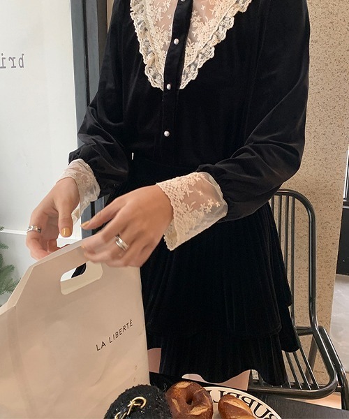 c.u.l(シーユーエル)の「ベロア風 ティアード プリーツミニスカート culw755(スカート・レディース・ブラック・L/M)」の2枚目の写真