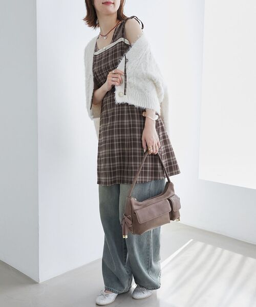 MAJESTIC LEGON（マジェスティックレゴン）の「ローズモチーフミニキャミワンピース（ワンピース・レディース・ブラック系その他/ブラウン系その他2/ベージュ系その他2・MEDIUM）」の12枚目の写真