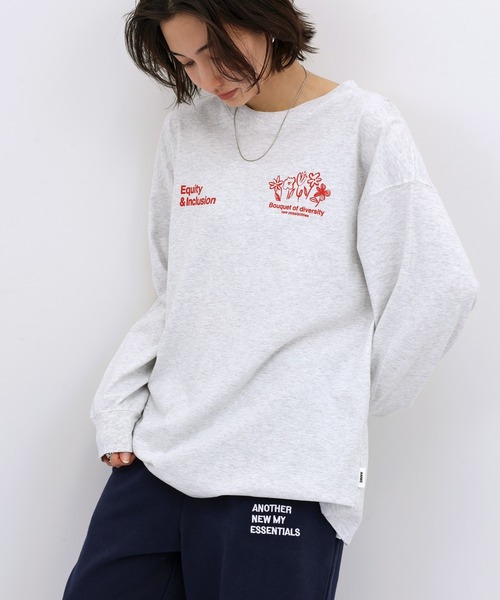 ANME（アンメ）の「ロゴフラワーイラストプリント長袖Tシャツ（Tシャツ/カットソー・レディース・ネイビー/オートミール/ホワイト系その他/オフホワイト・M/L）」の4枚目の写真