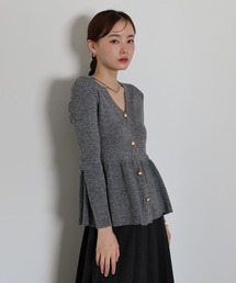 J by blue（ジェイバイブルー）の「《新色追加》ゴールドボタンペプラムカーディガン（カーディガン/ボレロ）」