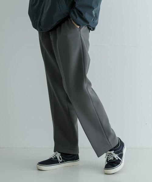 URBAN RESEARCH（アーバンリサーチ）の「『UR TECH』『蓄熱』フリースタックストレートイージースラックス（その他パンツ・メンズ・ブラック/チャコールグレー・SMALL/MEDIUM/LARGE）」の6枚目の写真