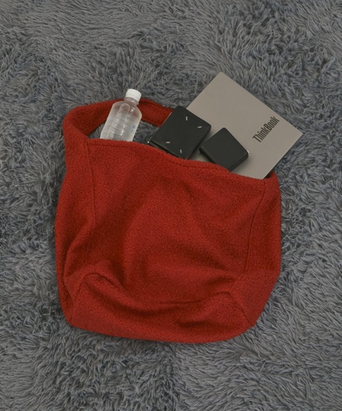 MERLOT(メルロー)の「ワンハンドルボアショルダーバッグ/A4収納可能(ショルダーバッグ・レディース・レッド/ブラック・FREE)」の7枚目の写真