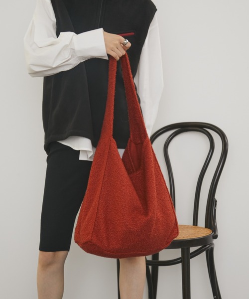 MERLOT(メルロー)の「ワンハンドルボアショルダーバッグ/A4収納可能(ショルダーバッグ・レディース・レッド/ブラック・FREE)」の11枚目の写真