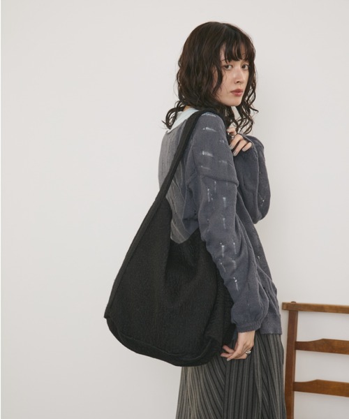 MERLOT(メルロー)の「ワンハンドルボアショルダーバッグ/A4収納可能(ショルダーバッグ・レディース・レッド/ブラック・FREE)」の15枚目の写真