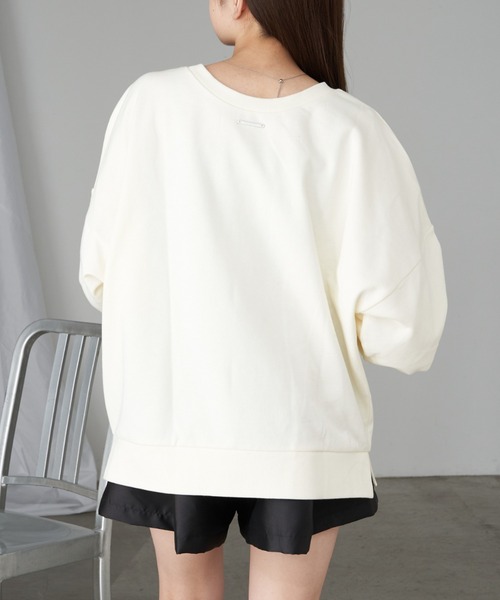 RAY CASSIN（レイカズン）の「【ゆったりとした着心地】ラインテープスウェット（スウェット・レディース・ホワイト系その他2/グレー系その他2/グレー系その他3・FREE）」の7枚目の写真