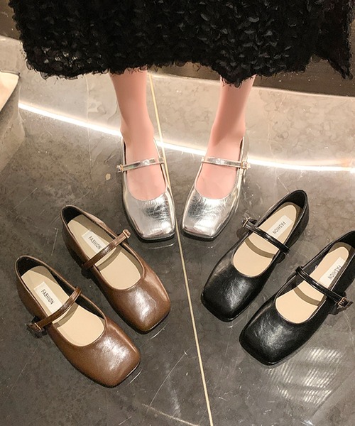 Lace Ladies（レースレディース）の「レザー調 スクエアトゥ ストラップ フラット パンプス（パンプス・レディース・ブラウン/ブラック/シルバー・22.5cm/23.5cm/24cm/24.5cm/25cm/23cm）」の10枚目の写真