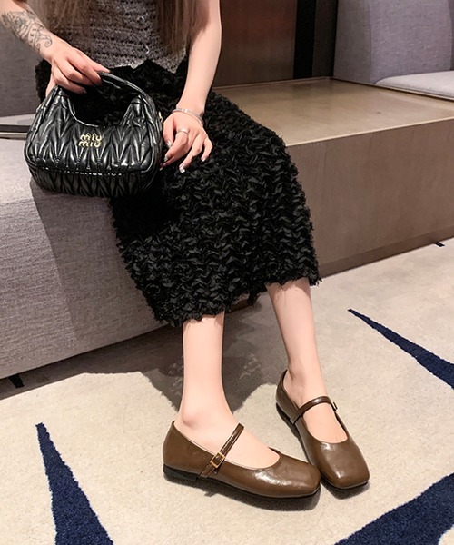 Lace Ladies（レースレディース）の「レザー調 スクエアトゥ ストラップ フラット パンプス（パンプス・レディース・ブラウン/ブラック/シルバー・22.5cm/23.5cm/24cm/24.5cm/25cm/23cm）」の14枚目の写真