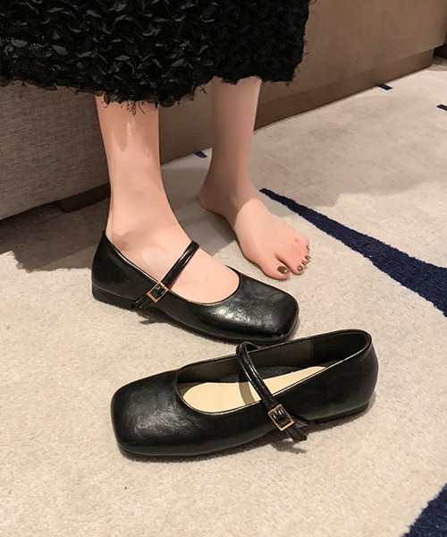 セール】レザー調 スクエアトゥ ストラップ フラット パンプス