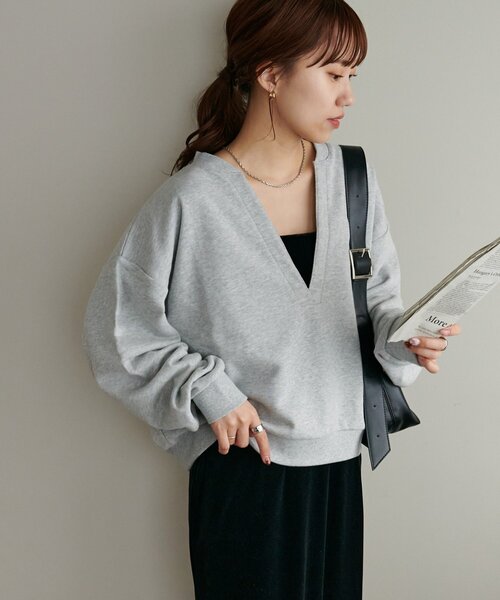 DISCOAT(ディスコート)の「【WEB限定】深Vショート丈スウェット(Tシャツ/カットソー・レディース・チャコールグレー/ブラウン/グレー/ホワイト系その他/ブラック・MEDIUM)」の21枚目の写真