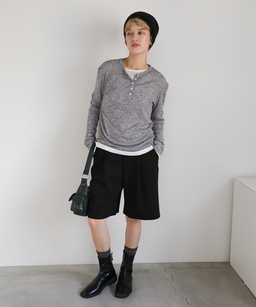 select MOCA（セレクトモカ）の「ヘンリーネックシアーロンT（Tシャツ/カットソー・レディース・ブラック/オフホワイト/グレー/グレイッシュベージュ/グレイッシュブルー・FREE/LARGE）」の11枚目の写真